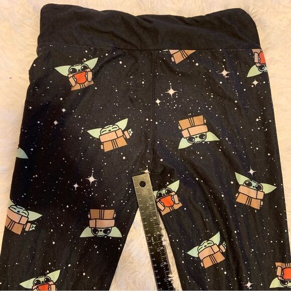 Sz Small Baby Yoda Black Leggings from Shop Disney - Picture 10 of 10
